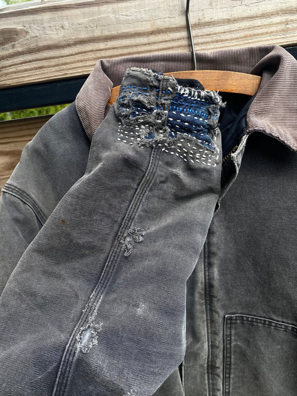 Distressed Carhartt Faded Black Grey Canvas J22 Work Jacket - Size XL