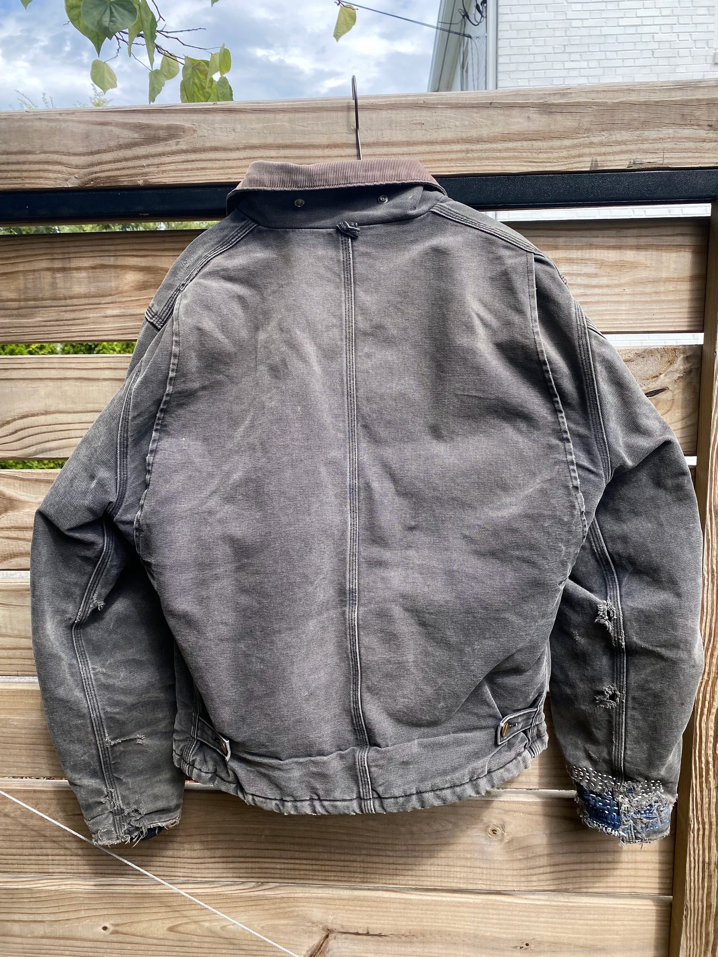 Distressed Carhartt Faded Black Grey Canvas J22 Work Jacket - Size XL