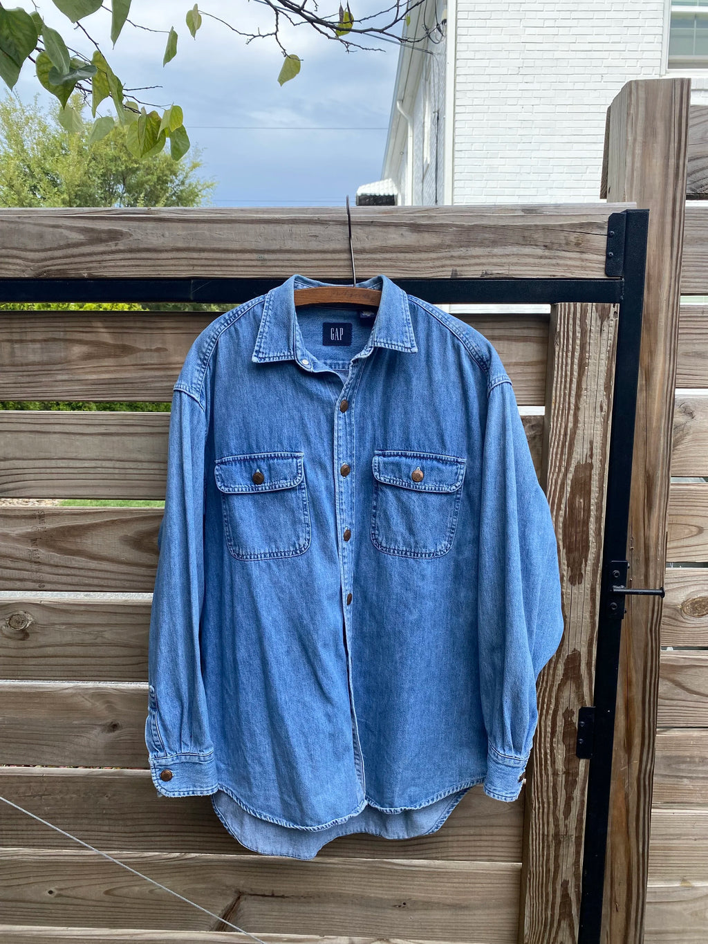 GAP 90's Denim Shirt w/ Copper Buttons - Size M