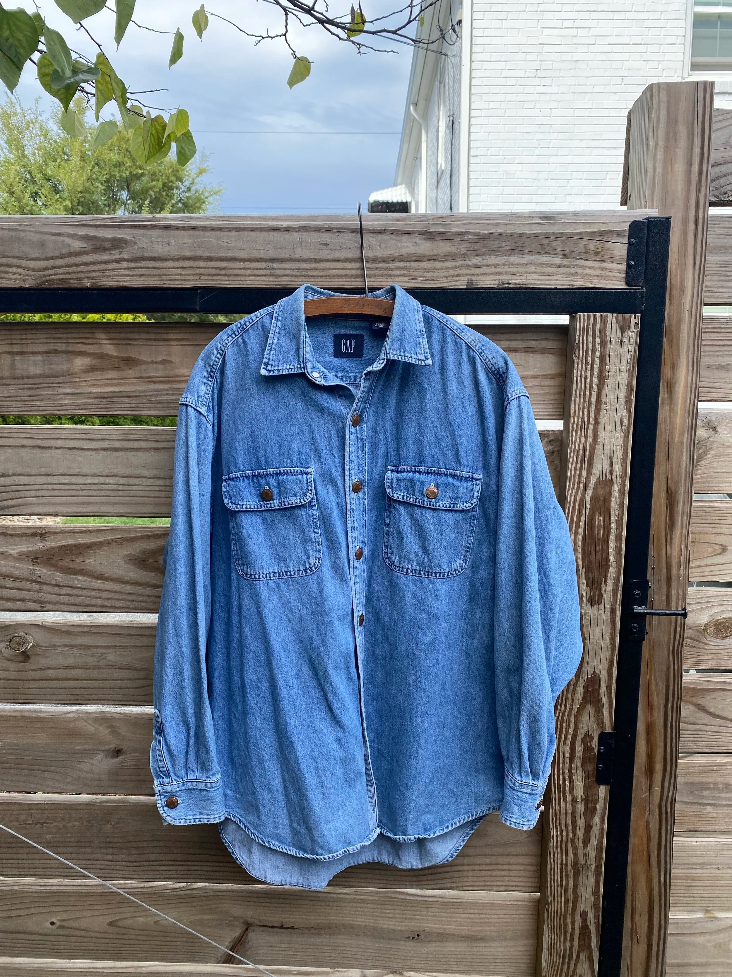 GAP 90's Denim Shirt w/ Copper Buttons - Size M