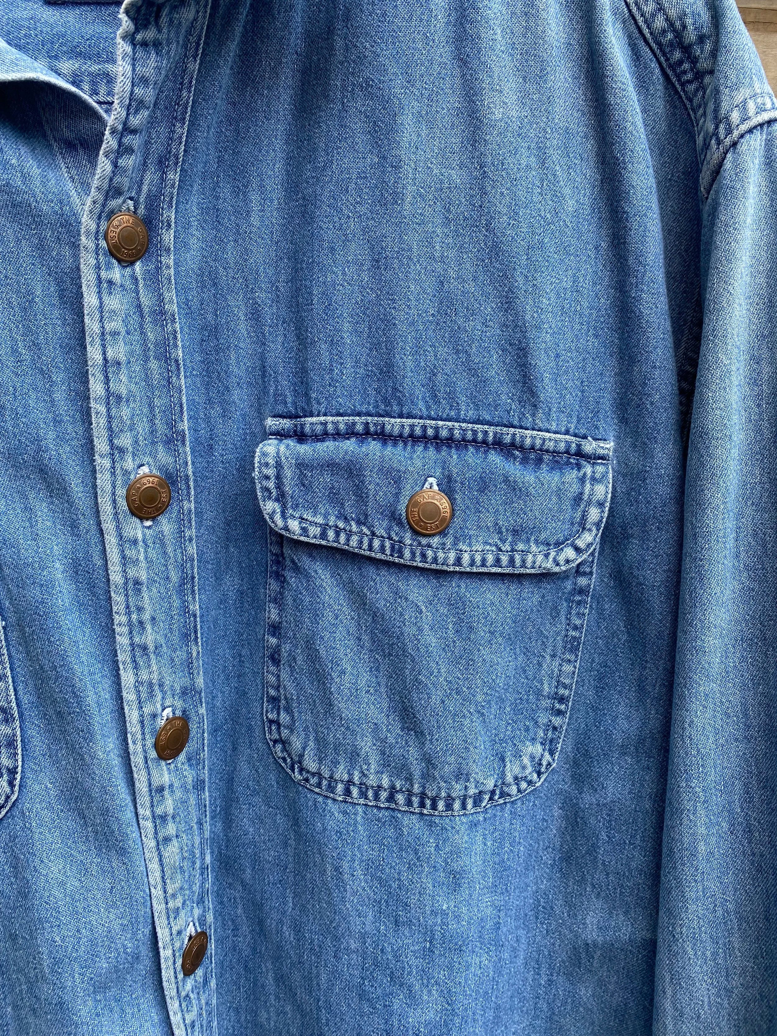 GAP 90's Denim Shirt w/ Copper Buttons - Size M