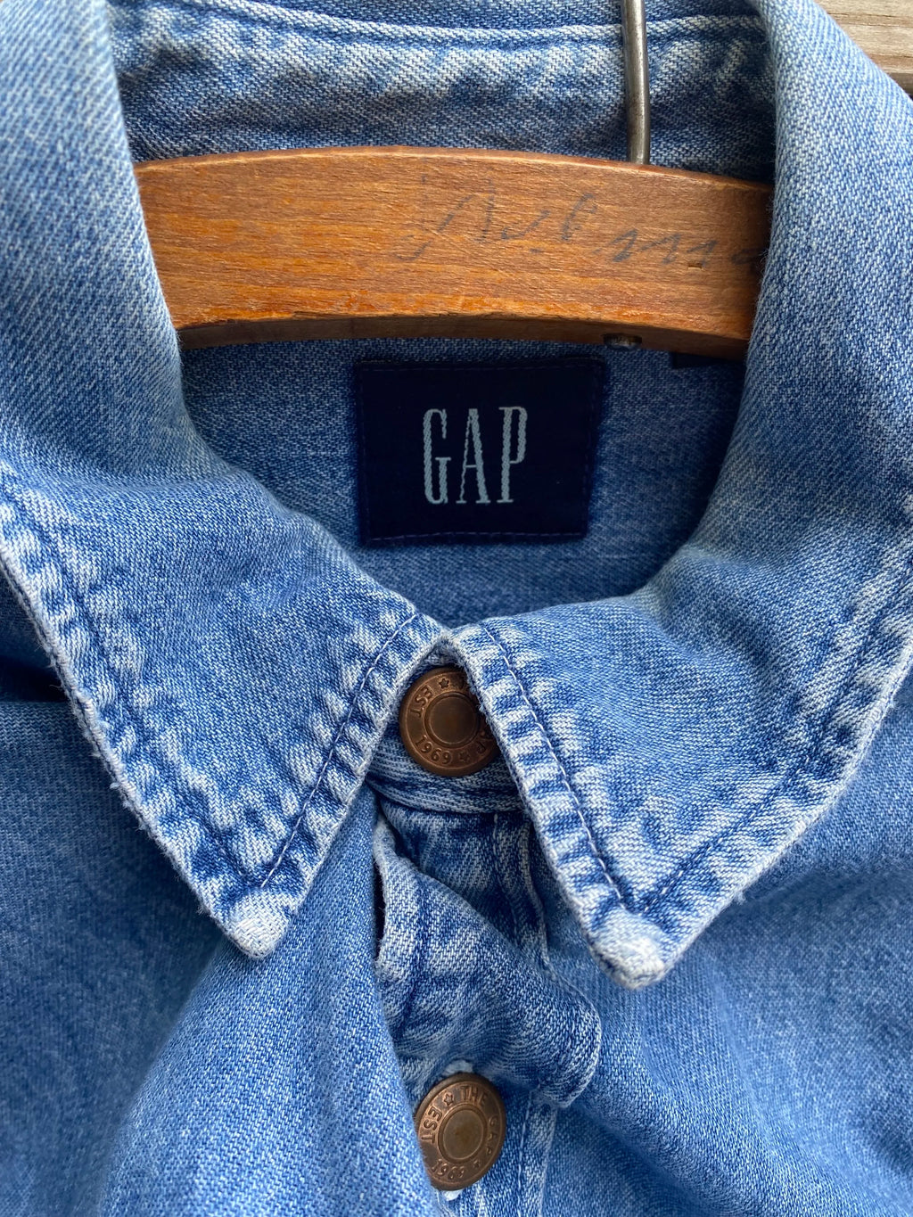 GAP 90's Denim Shirt w/ Copper Buttons - Size M