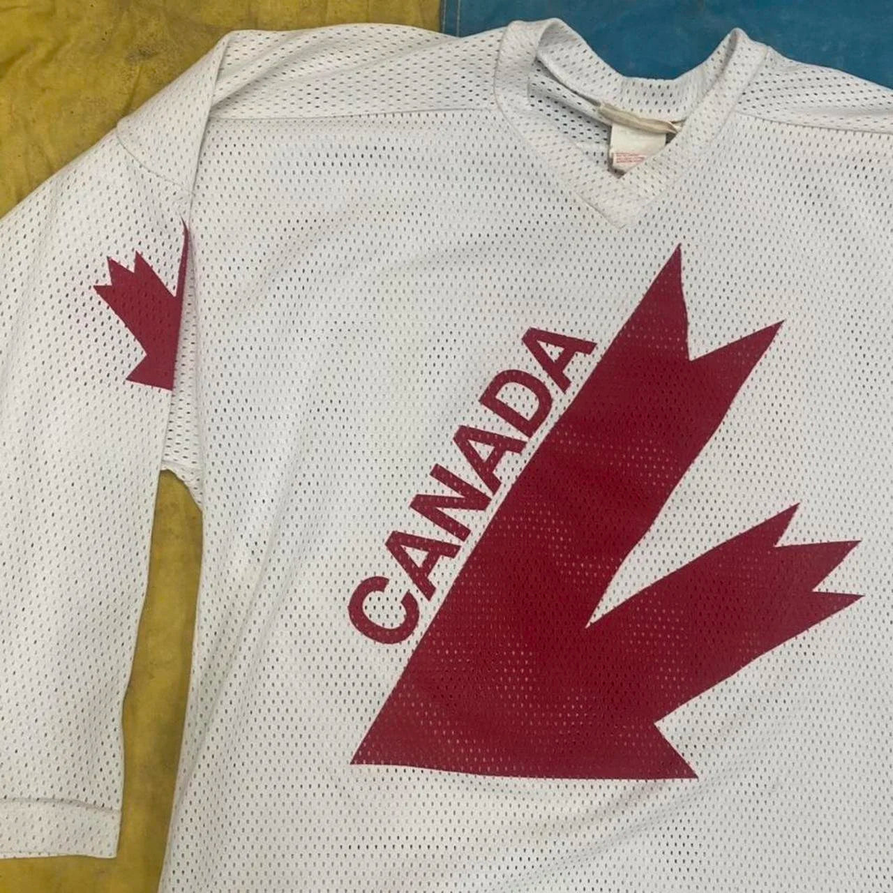 Vintage Team Canada 1976 Canada Cup - Abstract Red Maple Leaf Logo Athletic Knit White Jersey - Size XL