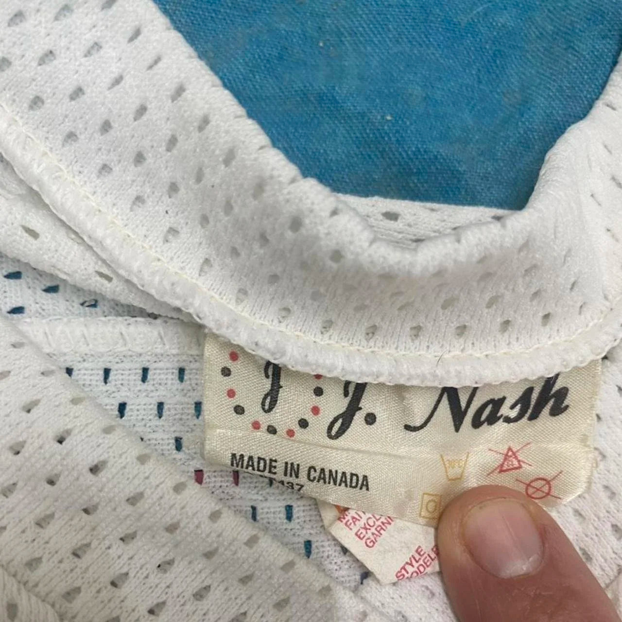 Vintage Team Canada 1976 Canada Cup - Abstract Red Maple Leaf Logo Athletic Knit White Jersey - Size XL