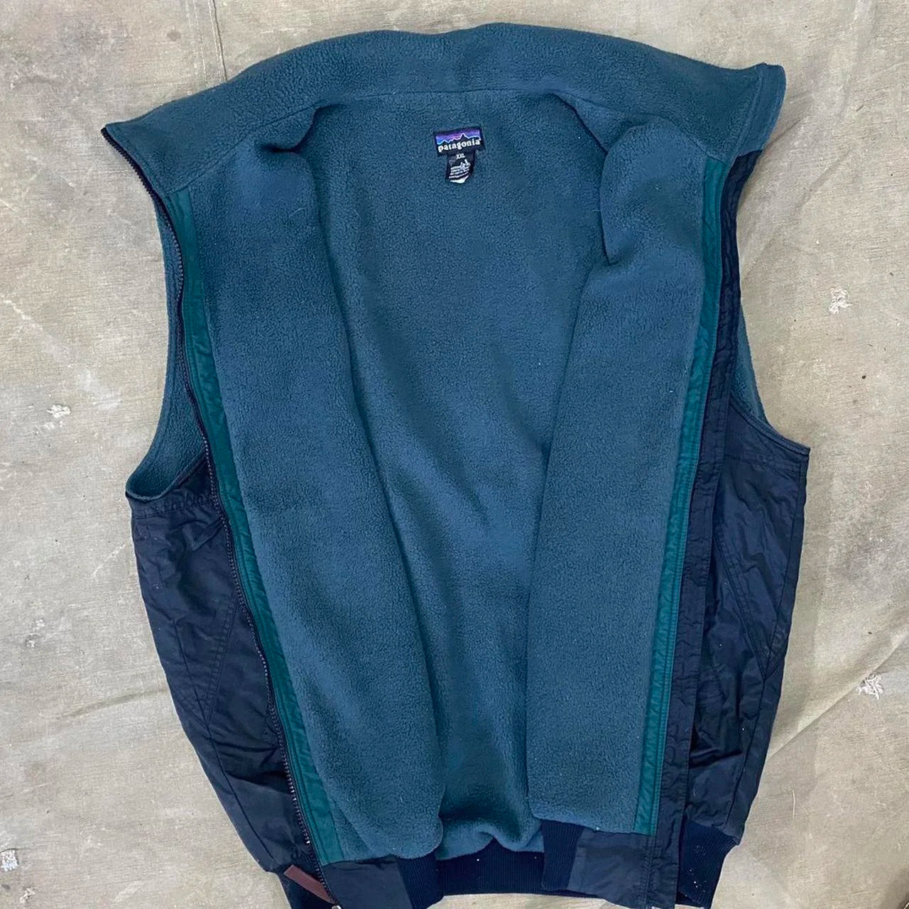 Patagonia Black Nylon full zip fleece vest - Size XXL